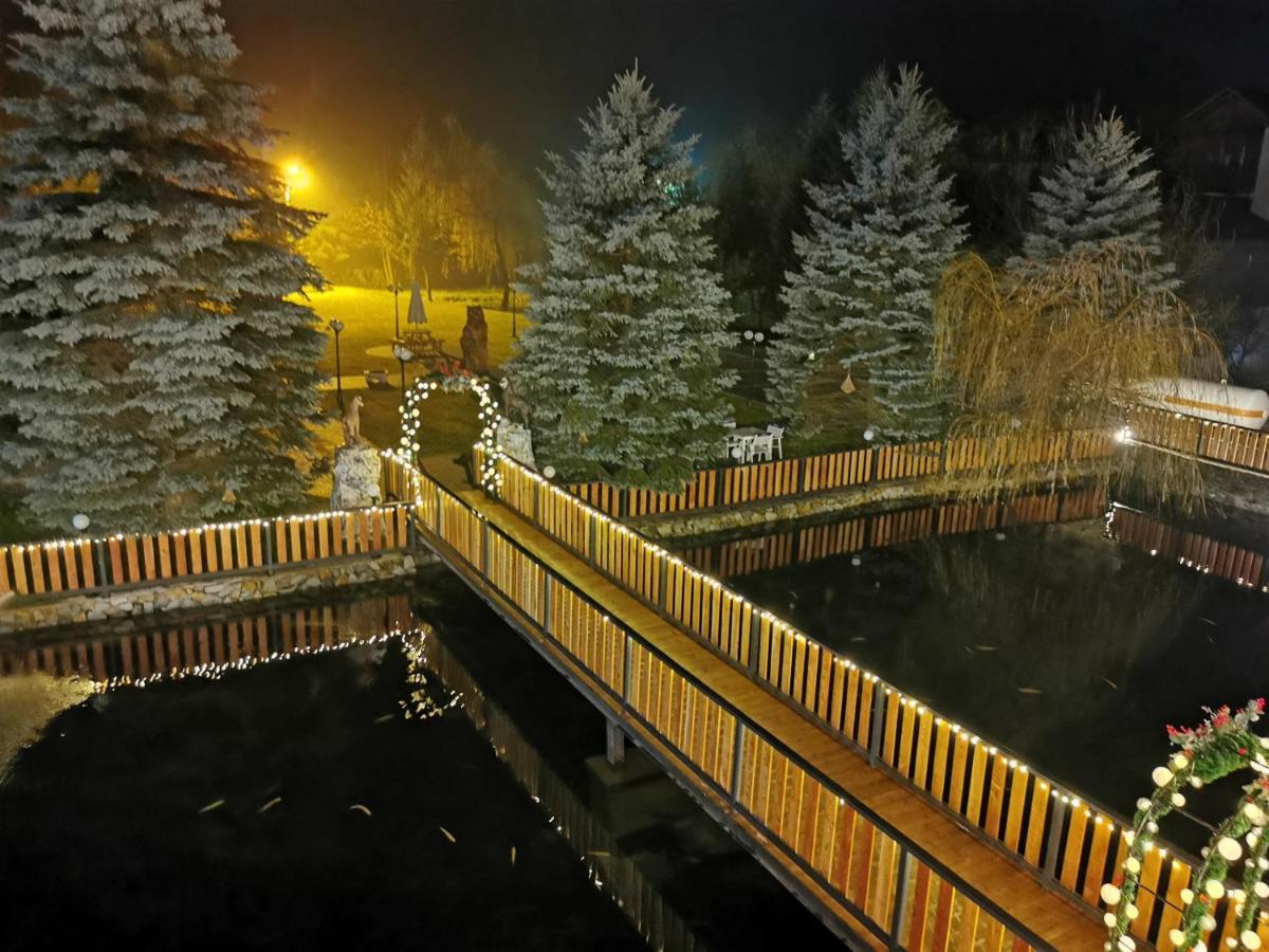 Popasul Lu' Voda Borşa Buitenkant foto